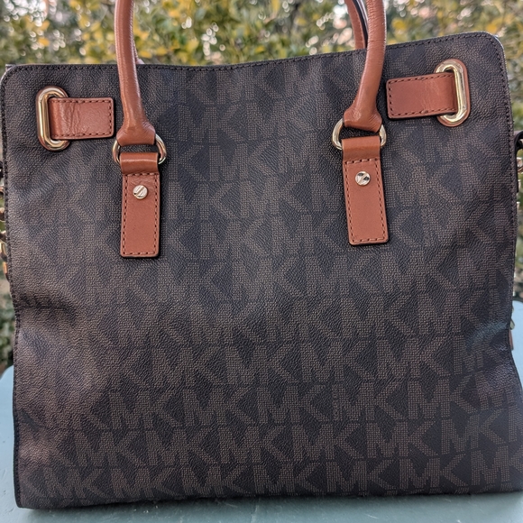 Michael Kors Brown and Tan Shoulder Bag - Picture 9 of 17